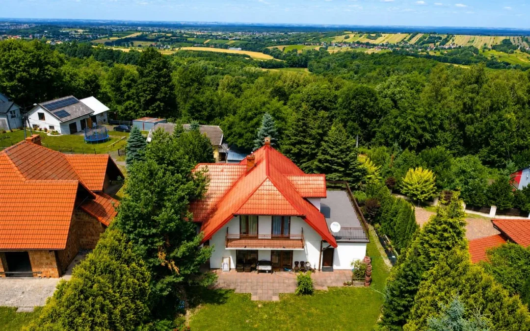 Wyjątkowa rezydencja z widokiem na góry – Dąbrowica.